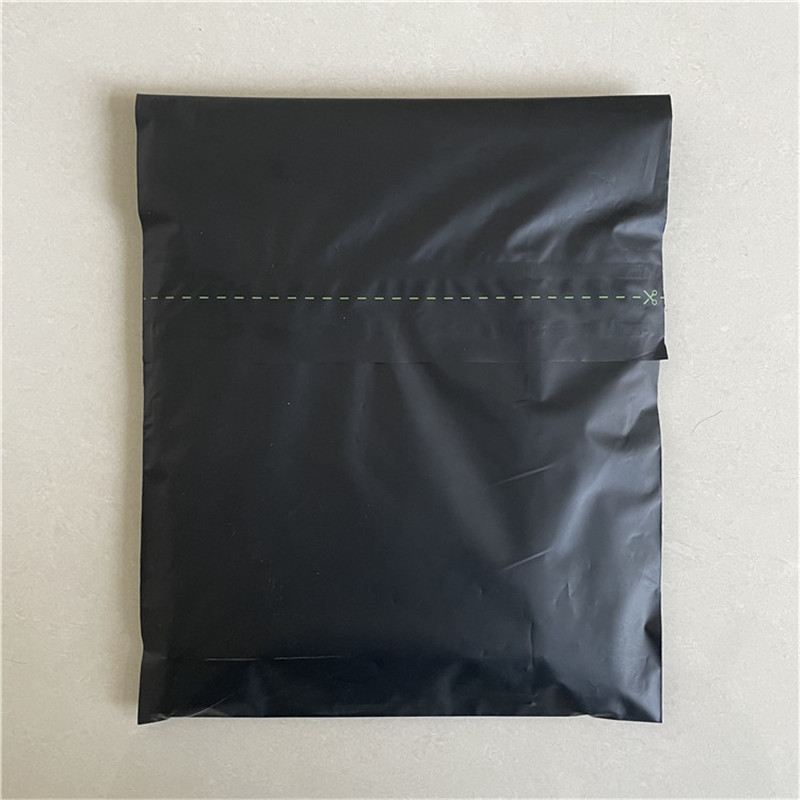 ASTM D6400 and EN 13432 certified mailer bags – BPI approved compostable poly mailers for global shipping.jpg